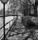 A_Cop_as_a_walk_on_the_river_wensun.jpg