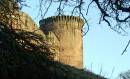 Bothwell_castle_south_east_tower.JPG
