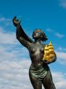 Tyne-statue1WPF.jpg