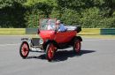Ford_Model_T_Touring_Car_1916_.jpg