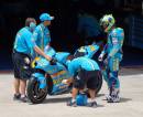 Rizla_Suzuki_Pits_3.JPG